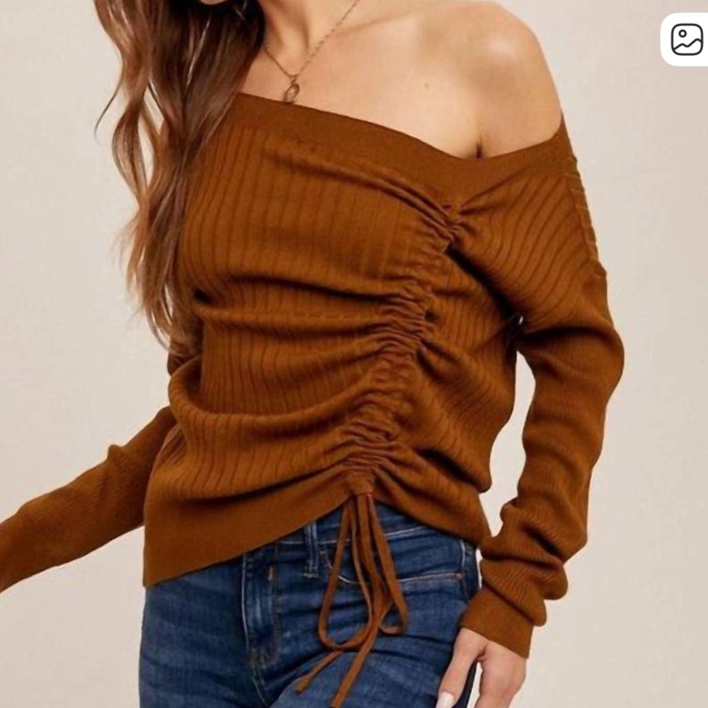 Hem & Thread Ruched Drawstring Asymetrical Sweater - Picture 5 of 10